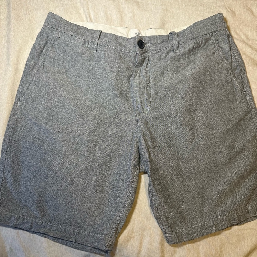 H&M Men's Light Gray Flat Front Shorts